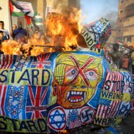 Palestinians protest