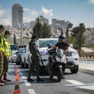 Police checkpoint Jerusalem coronavirus lockdown