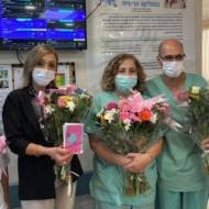 Frontline health-care workers in Israel receive flowers as part of the Shabbat Project 2020.