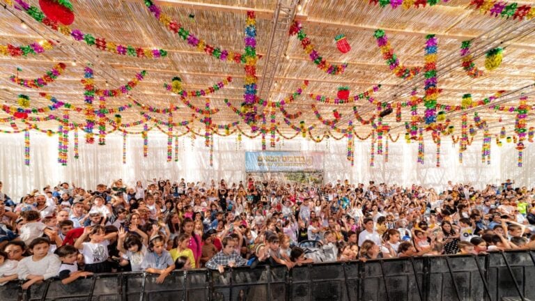 Jerusalem City Hall plaza boasts world’s largest sukkah