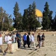 Jewish worshipers on the Temple Mount